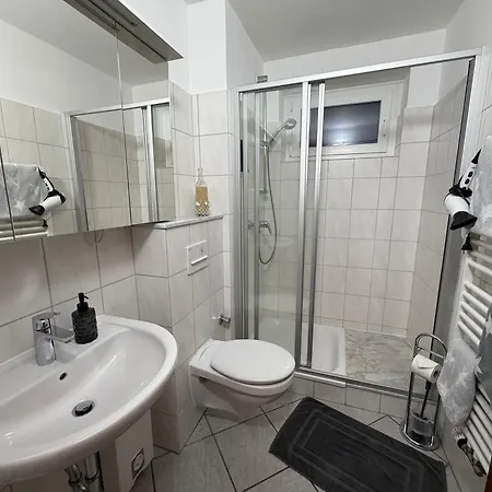 Neu! Innenstadt Inklusive Bettwaesche Und Handtuechern, Kaffeevollautomat Hw15 Apartment *