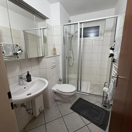 アパート Neu! Innenstadt Inklusive Bettwaesche Und Handtuechern, Kaffeevollautomat Hw15
